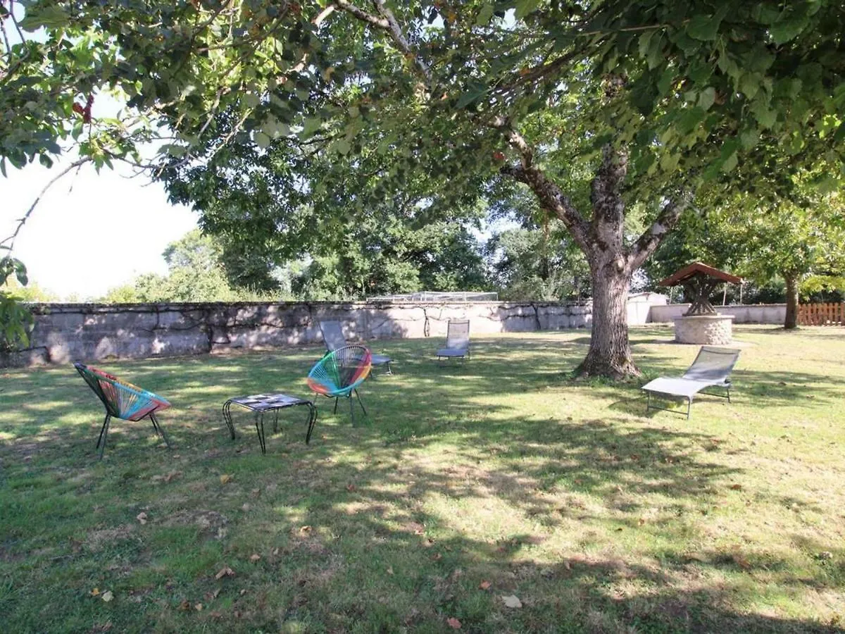 Holiday home Maison Renovee Avec Grand Jardin, Activites Nautiques Et Randonnees A Proximite - Fr-1-742-526 Champagnac