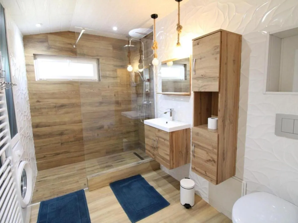 Maison Renovee Avec Grand Jardin, Activites Nautiques Et Randonnees A Proximite - Fr-1-742-526 Champagnac  France