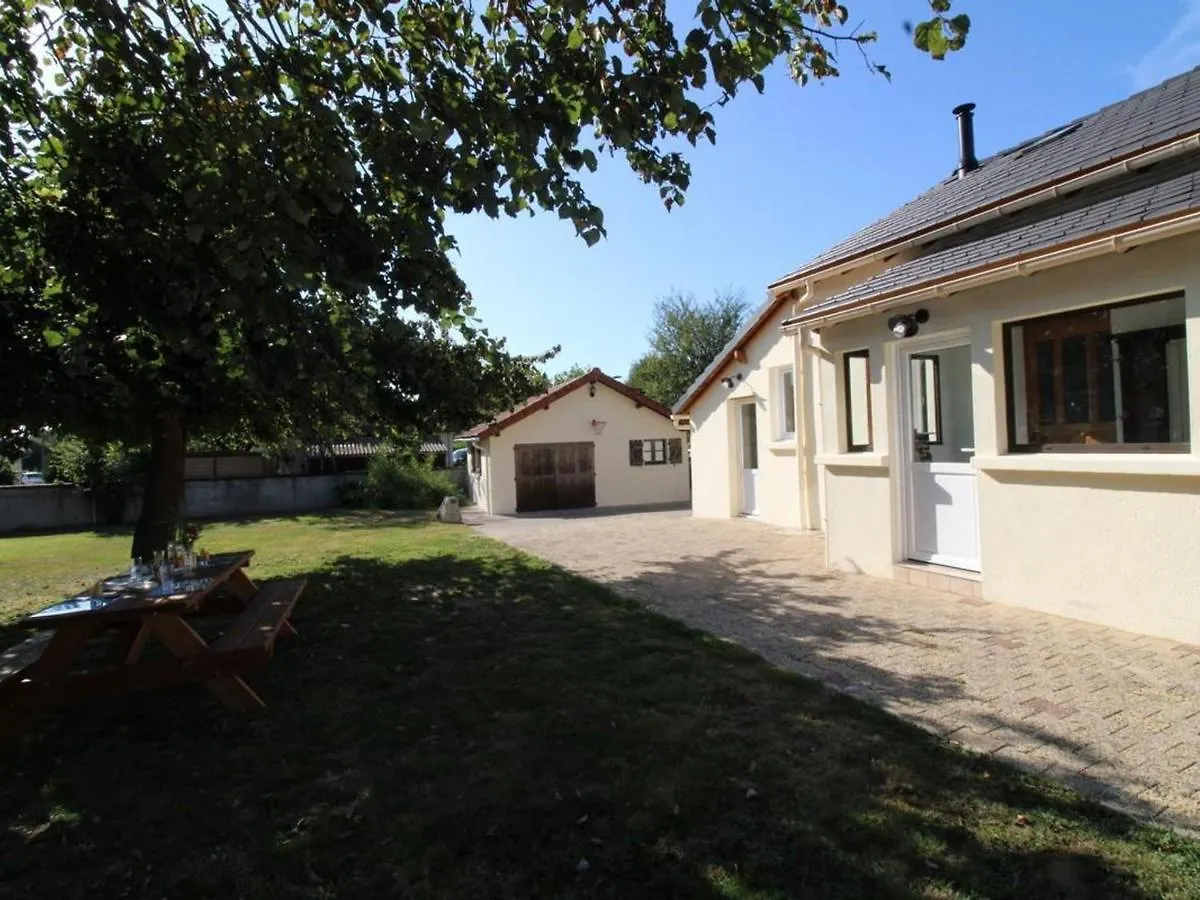 Maison Renovee Avec Grand Jardin, Activites Nautiques Et Randonnees A Proximite - Fr-1-742-526 Champagnac  Holiday home Champagnac (Auvergne)