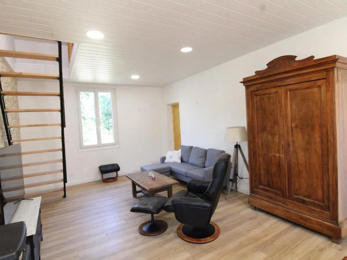 Holiday home Maison Renovee Avec Grand Jardin, Activites Nautiques Et Randonnees A Proximite - Fr-1-742-526 Champagnac  France