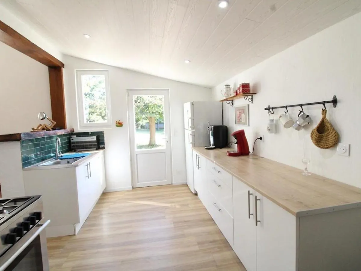 Holiday home Maison Renovee Avec Grand Jardin, Activites Nautiques Et Randonnees A Proximite - Fr-1-742-526 Champagnac