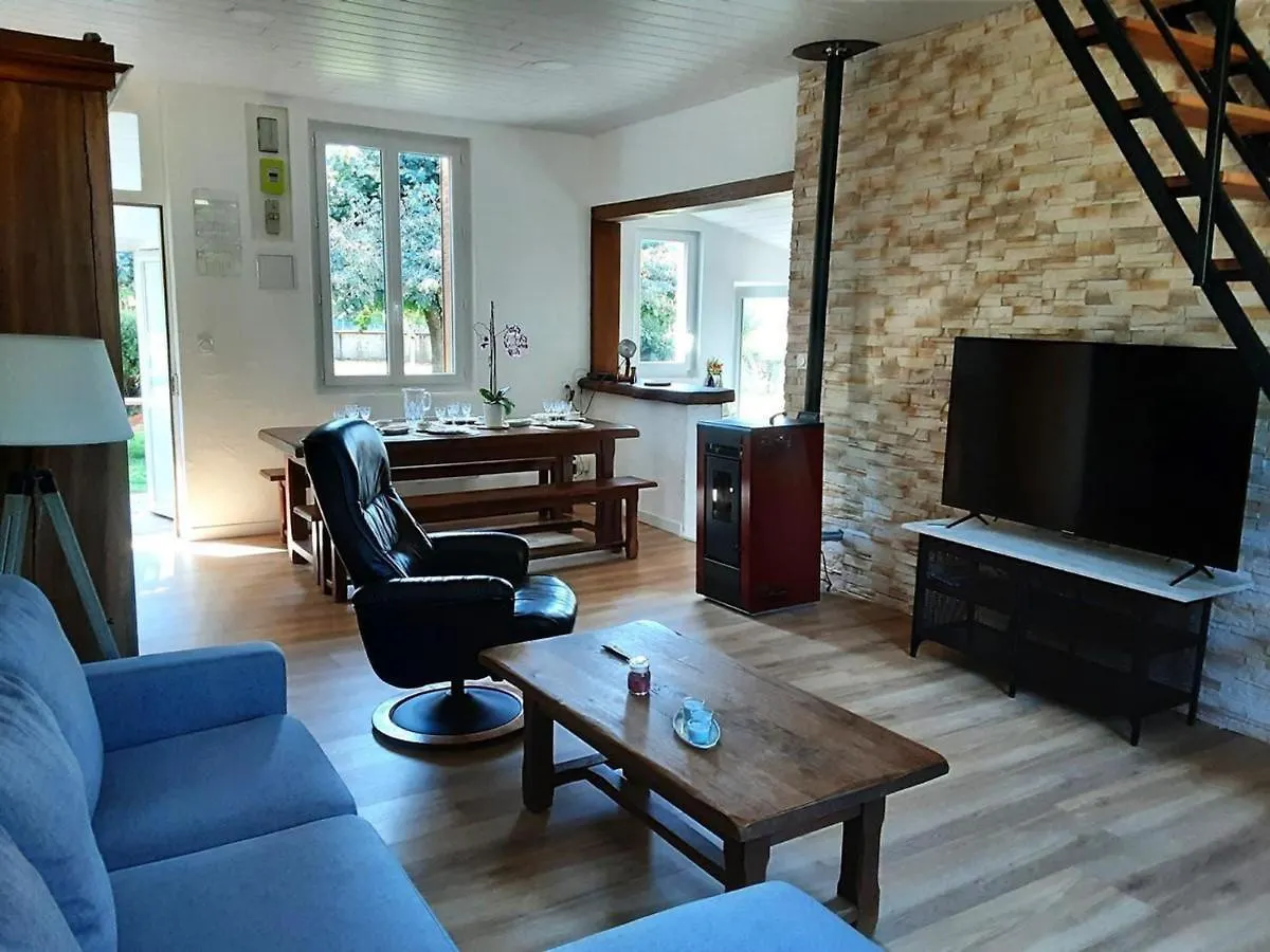 Maison Renovee Avec Grand Jardin, Activites Nautiques Et Randonnees A Proximite - Fr-1-742-526 Champagnac